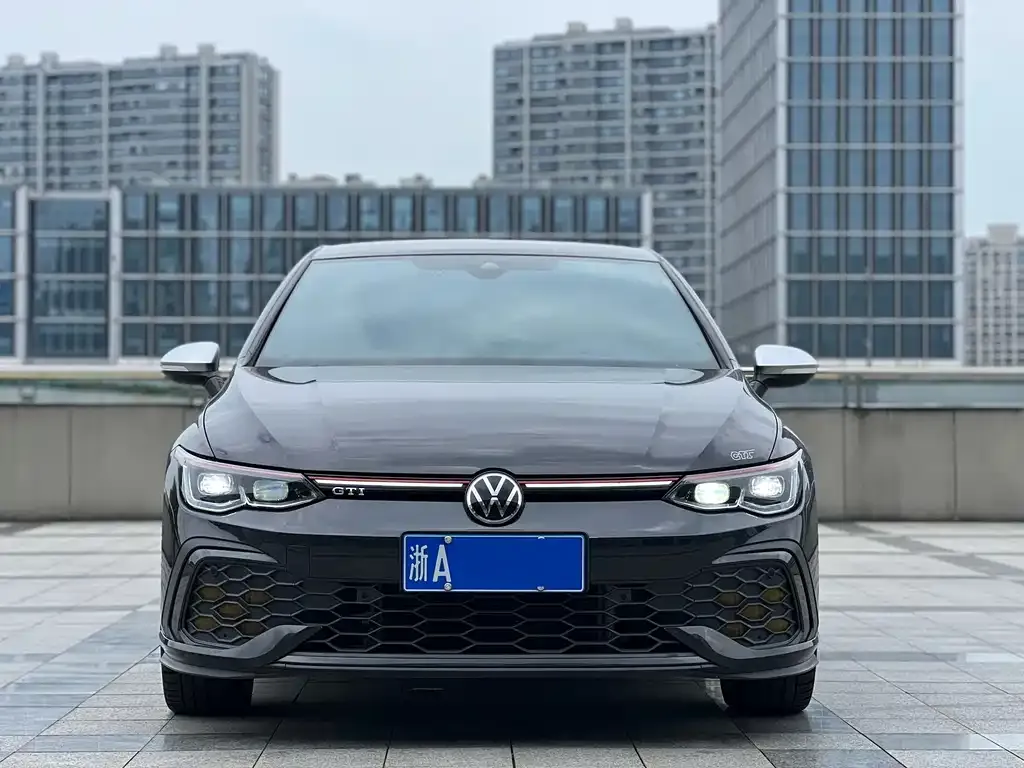 Volkswagen Golf GTI — фото 7