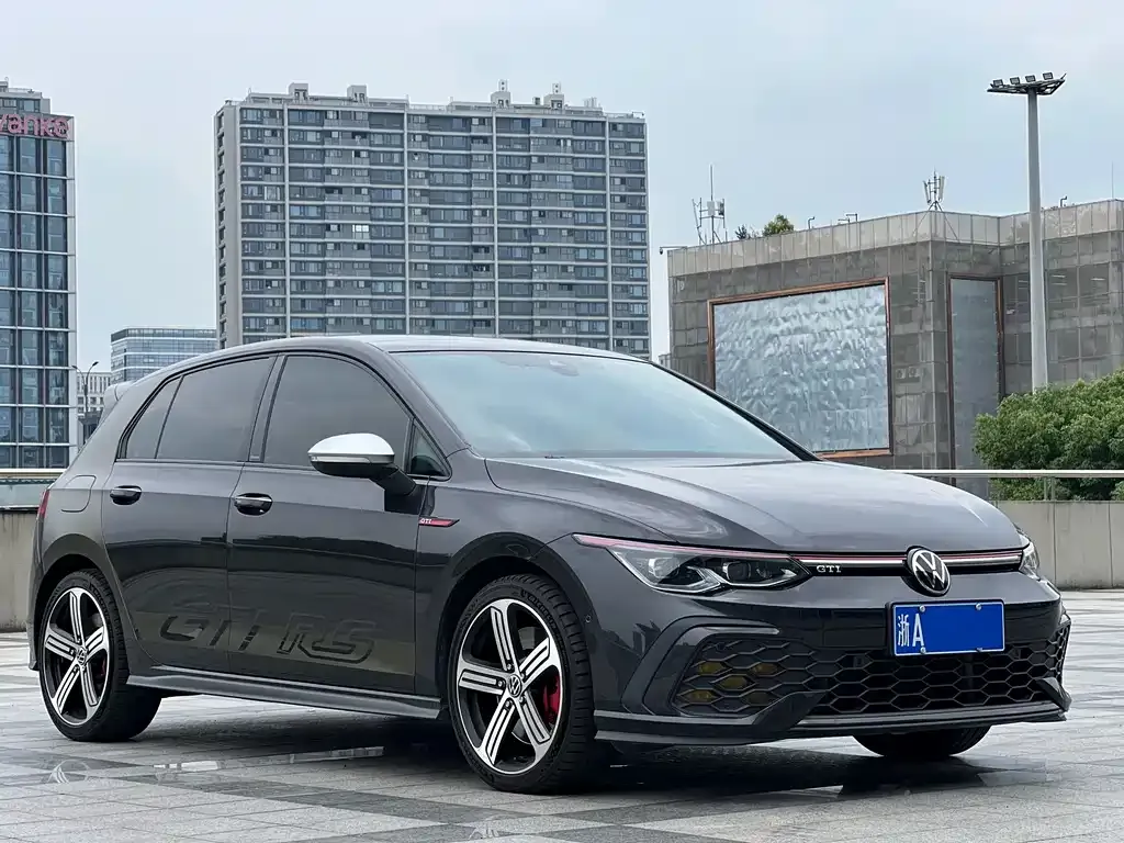 Volkswagen Golf GTI — фото 5