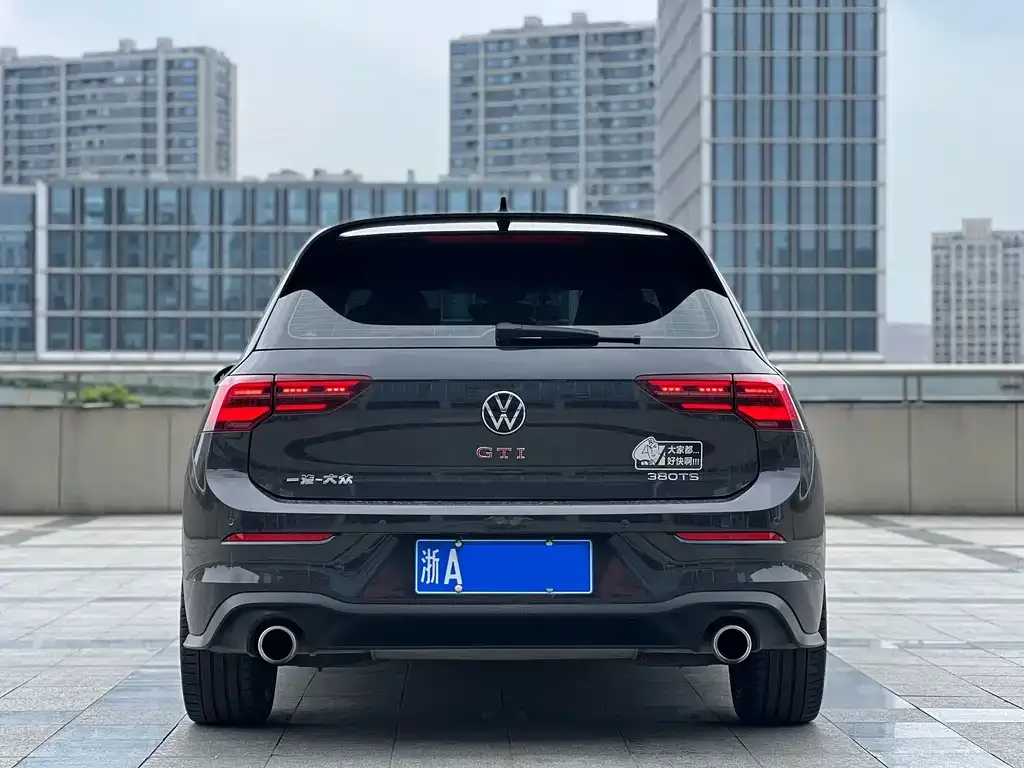 Volkswagen Golf GTI — фото 10