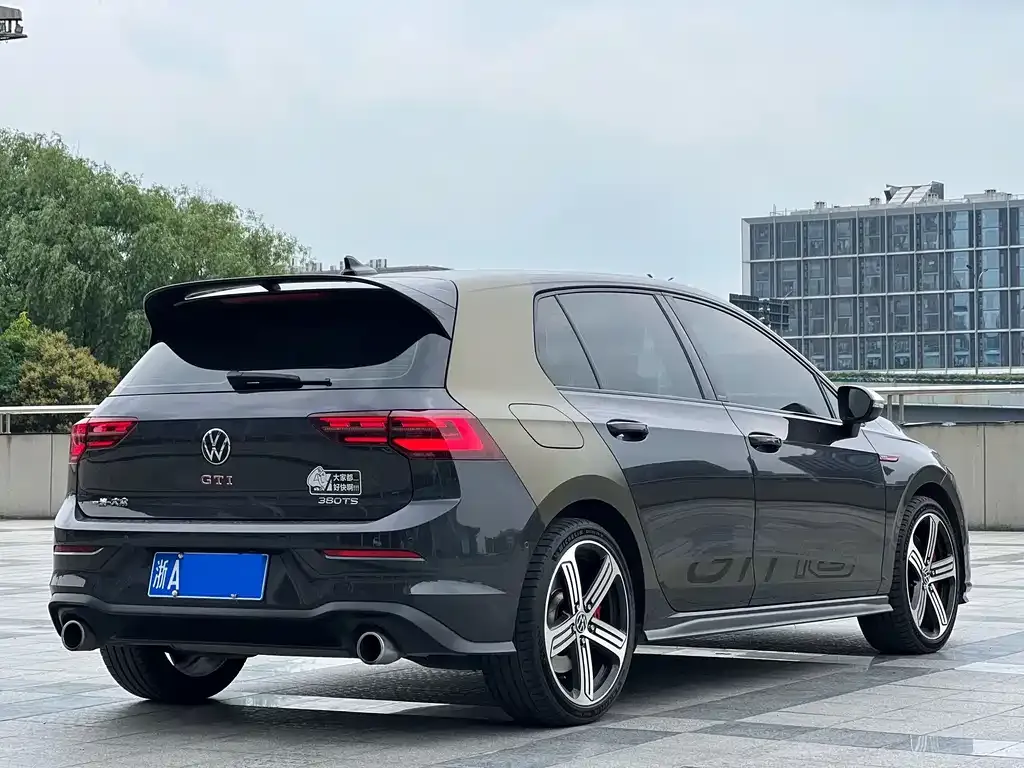 Volkswagen Golf GTI — фото 4