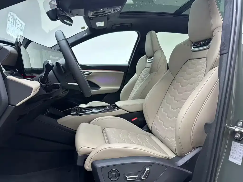 Audi Q6L e-tron — фото 2