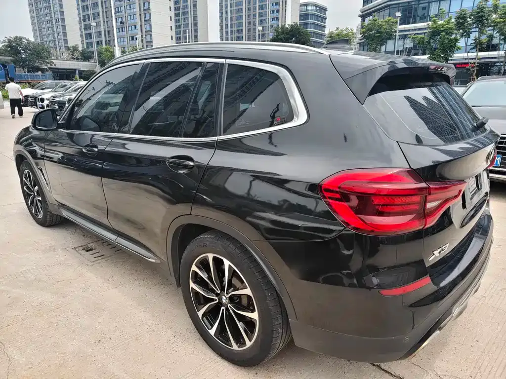 BMW X3 — фото 8