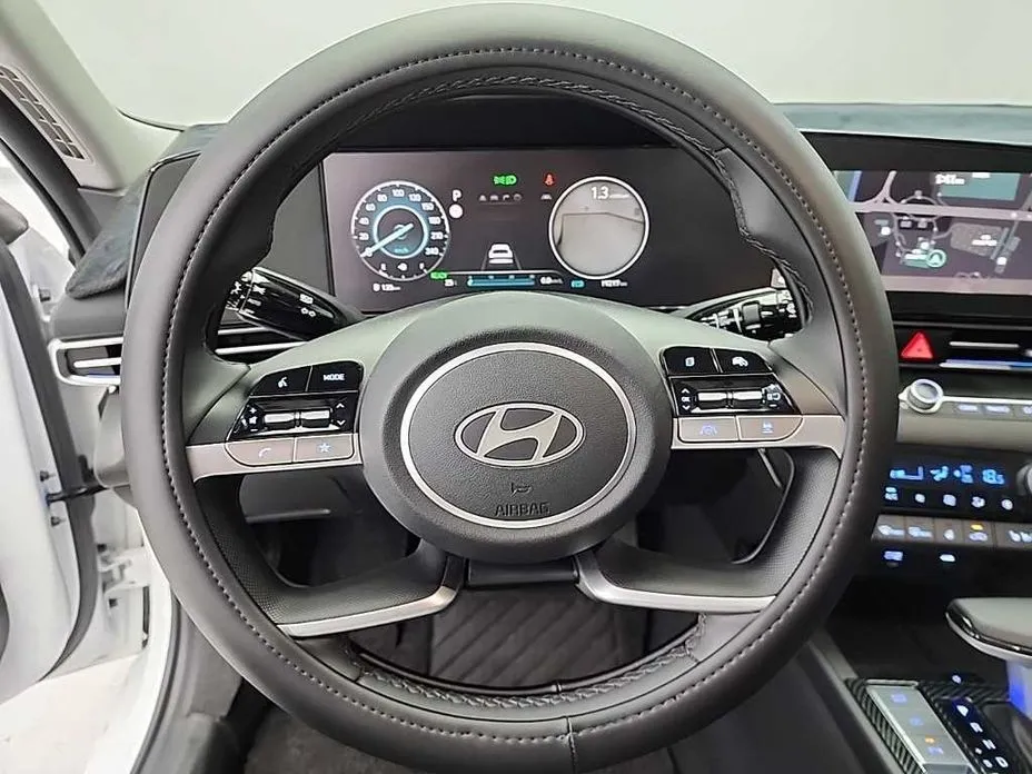 Hyundai AVANTE — фото 10