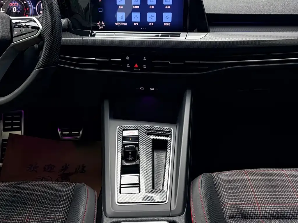 Volkswagen Golf GTI — фото 3