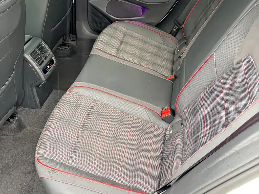 Volkswagen Golf GTI — фото 5