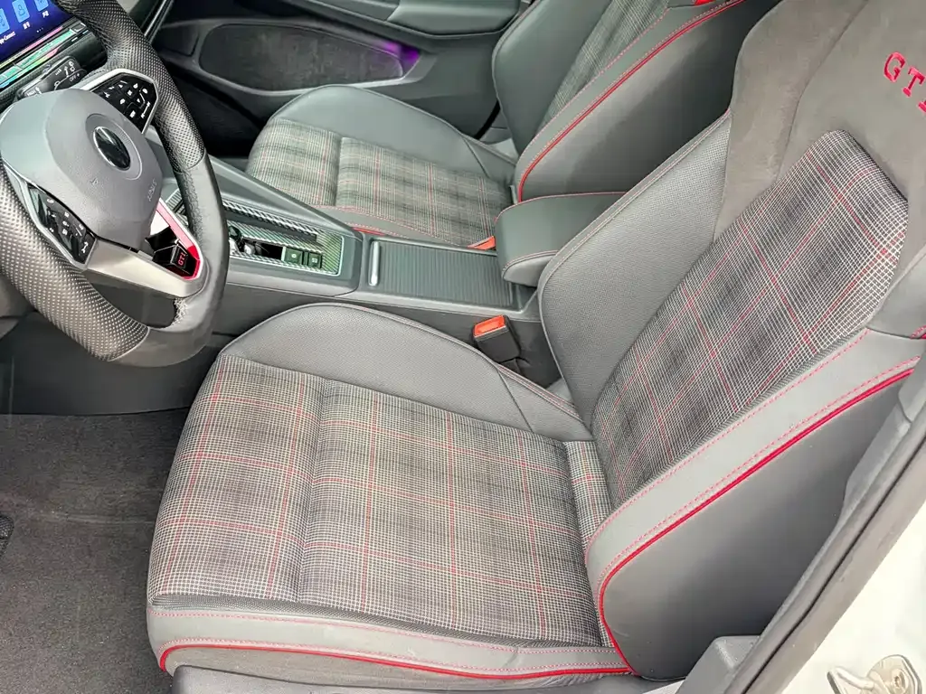 Volkswagen Golf GTI — фото 6