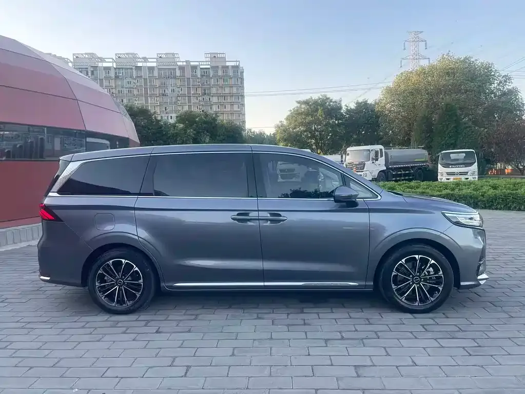 Roewe iMAX8 — фото 9