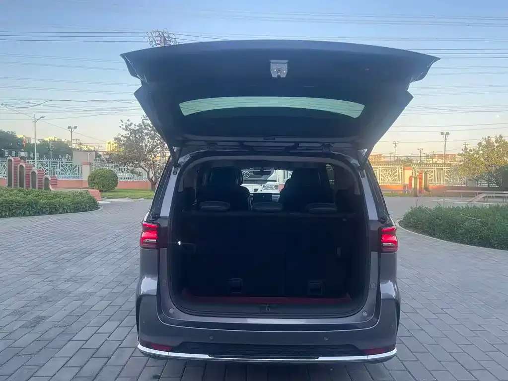 Roewe iMAX8 — фото 4