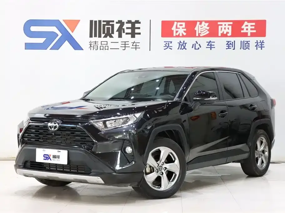Toyota RAV4 — фото 1