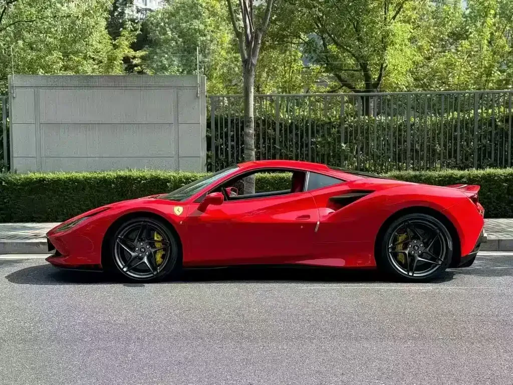 Ferrari F8 — фото 6