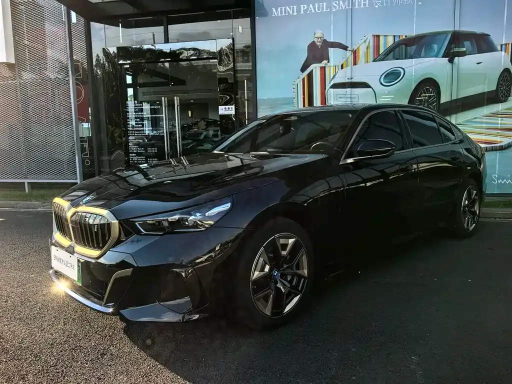 BMW i5 — фото 1