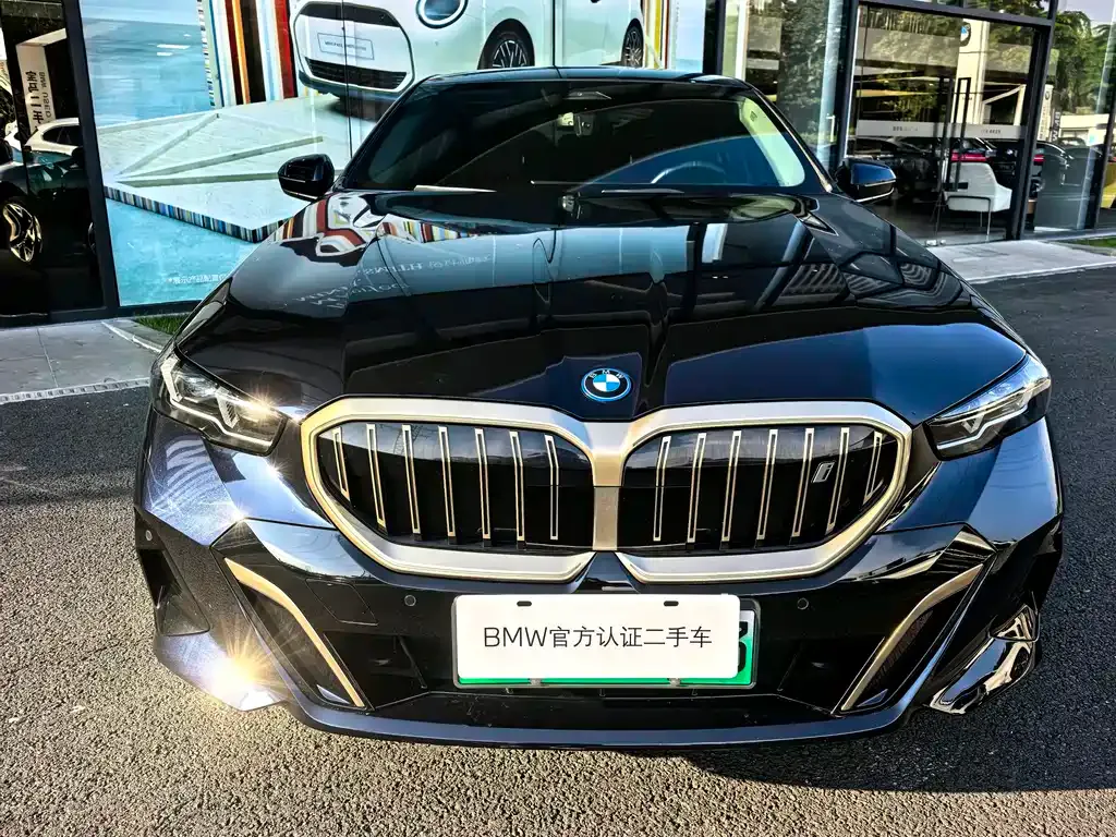 BMW i5 — фото 7