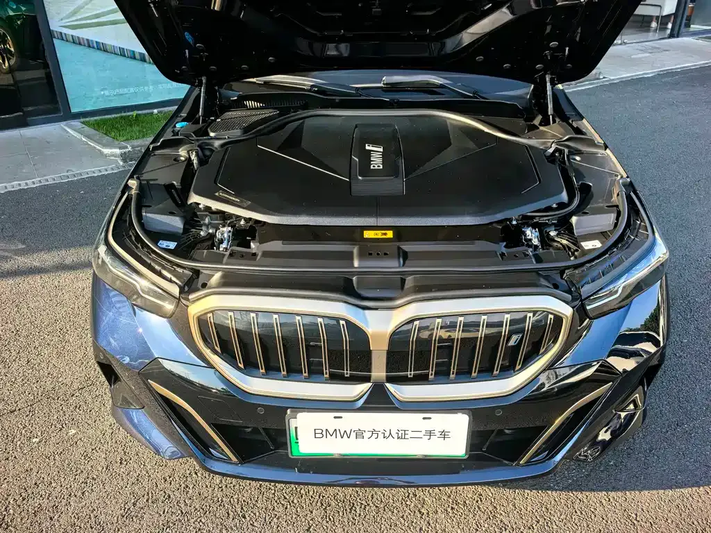 BMW i5 — фото 10