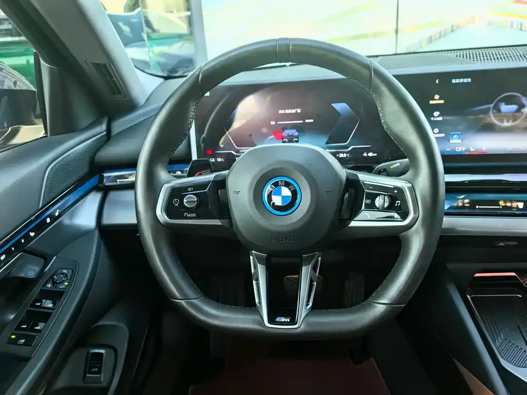 BMW i5 — фото 4
