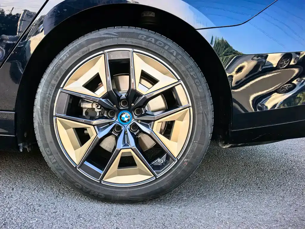 BMW i5 — фото 9
