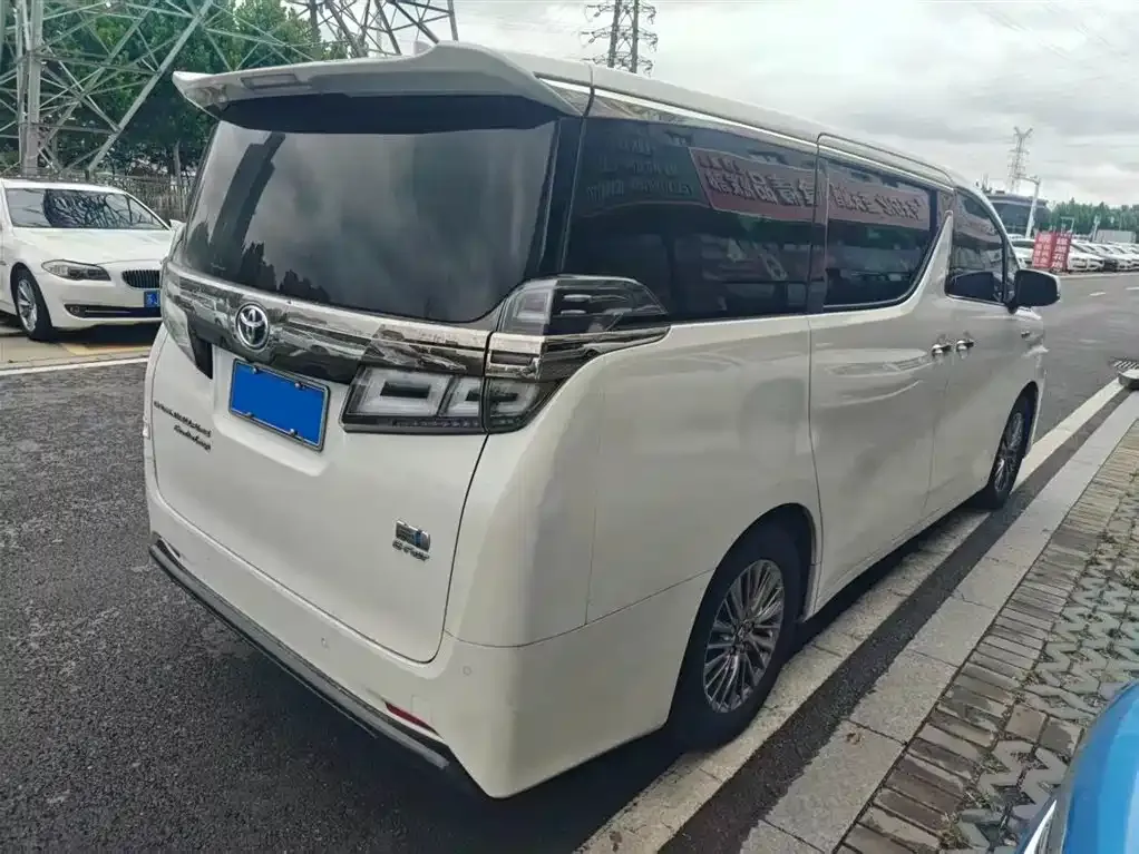 Toyota Vellfire — фото 5
