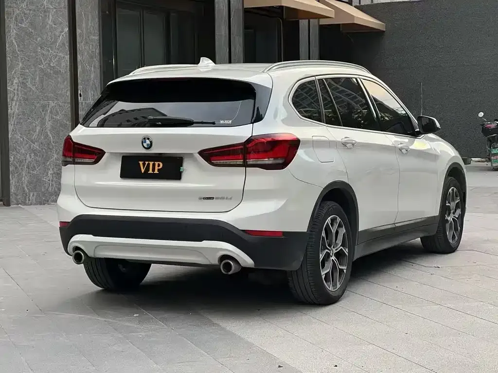BMW X1 — фото 5