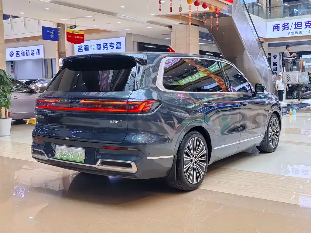 Geely Galaxy M9 — фото 10