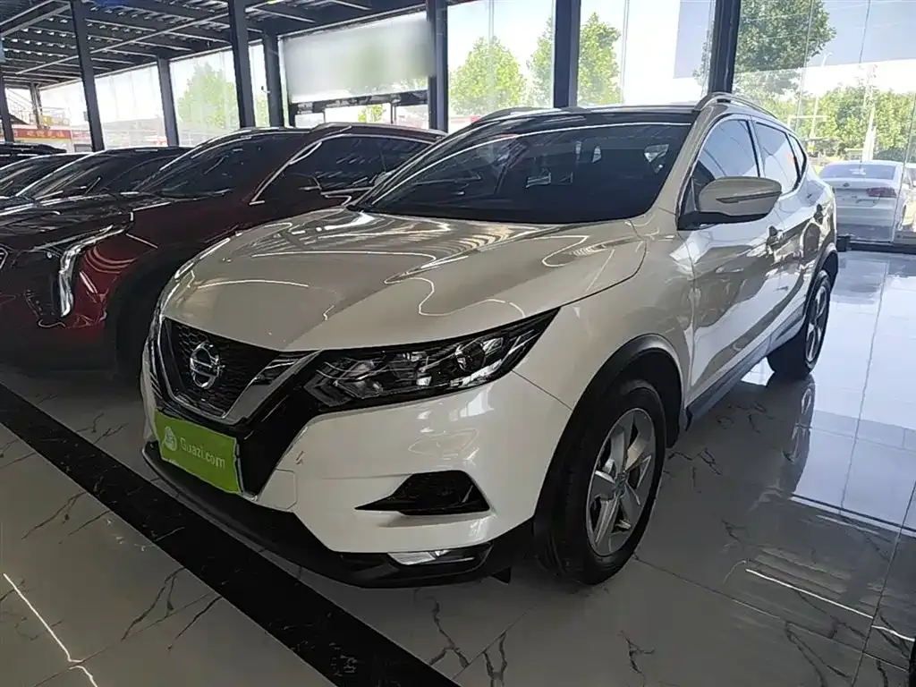 Nissan Qashqai — фото 1