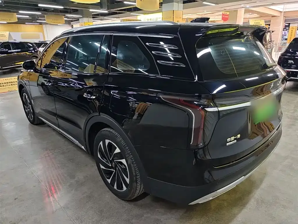 Hongqi HS7 PHEV — фото 9