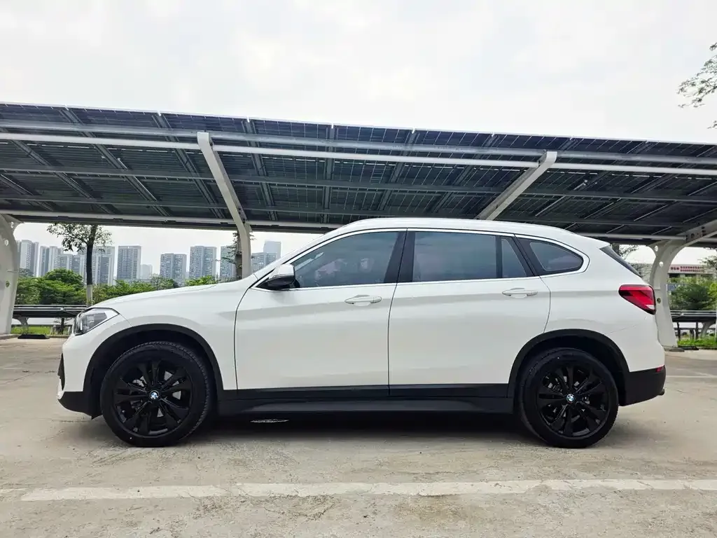 BMW X1 — фото 10