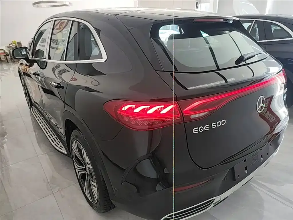 Mercedes-Benz EQE SUV — фото 7