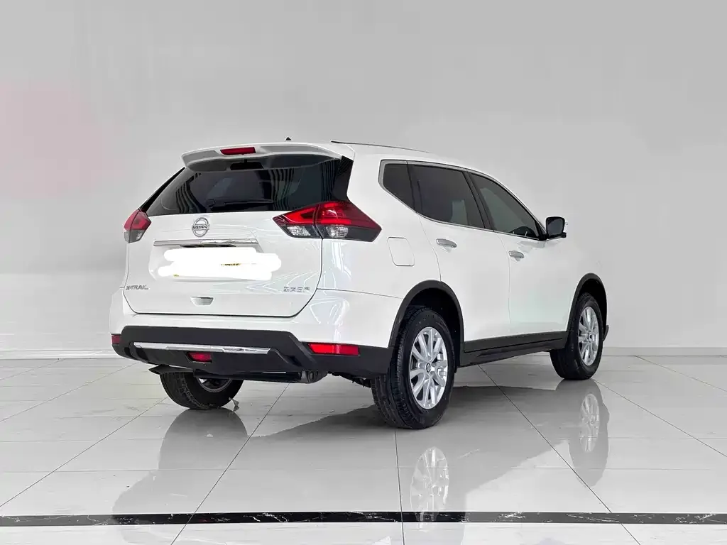 Nissan X-Trail — фото 5