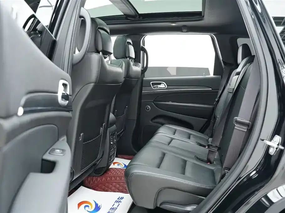 Jeep Grand Cherokee (Import) — фото 4