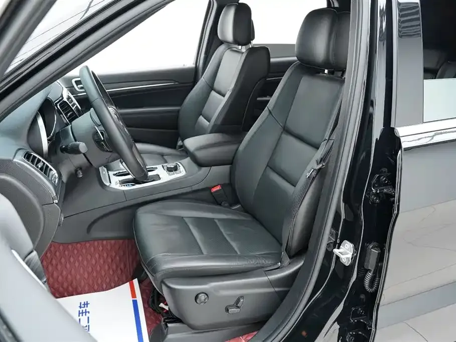 Jeep Grand Cherokee (Import) — фото 10