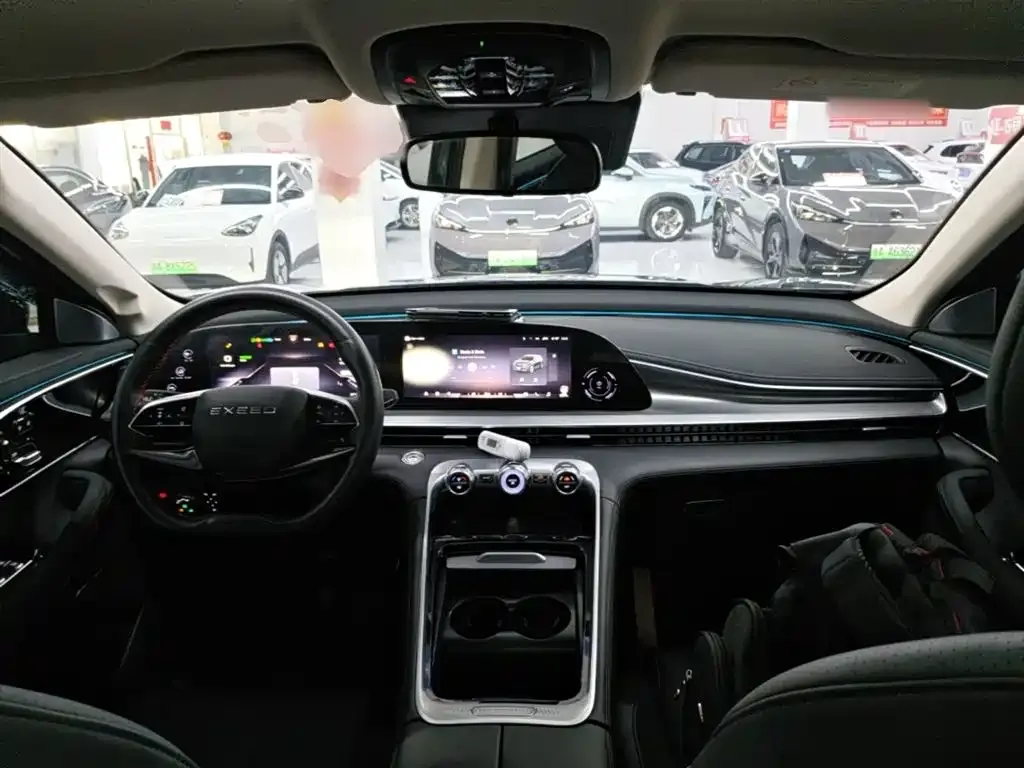 Exeed Lingyun — фото 10