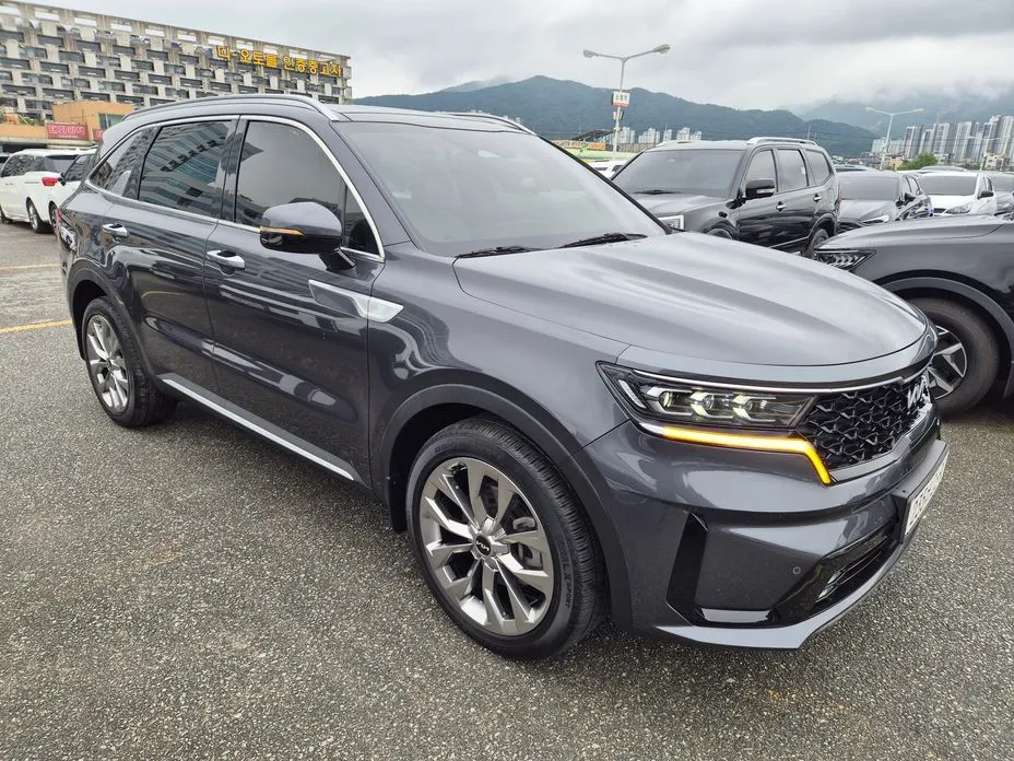 Kia Sorento — фото 6