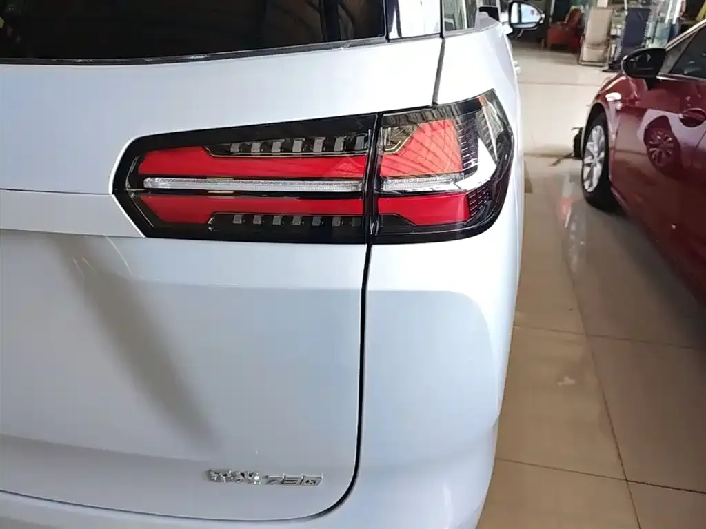 Wuling Starlight 730 New Energy — фото 2