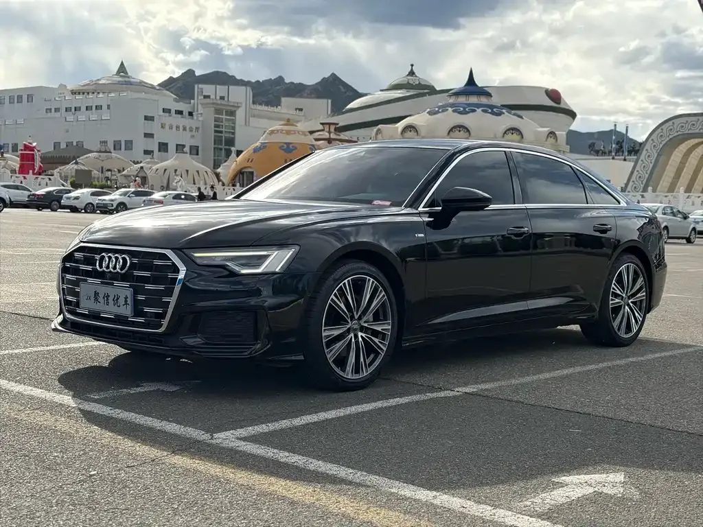 Audi A6L — фото 1