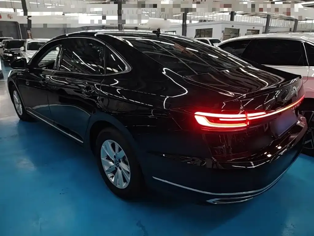 Volkswagen Passat — фото 4