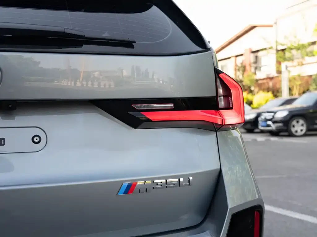 BMW X1 M35Li — фото 10