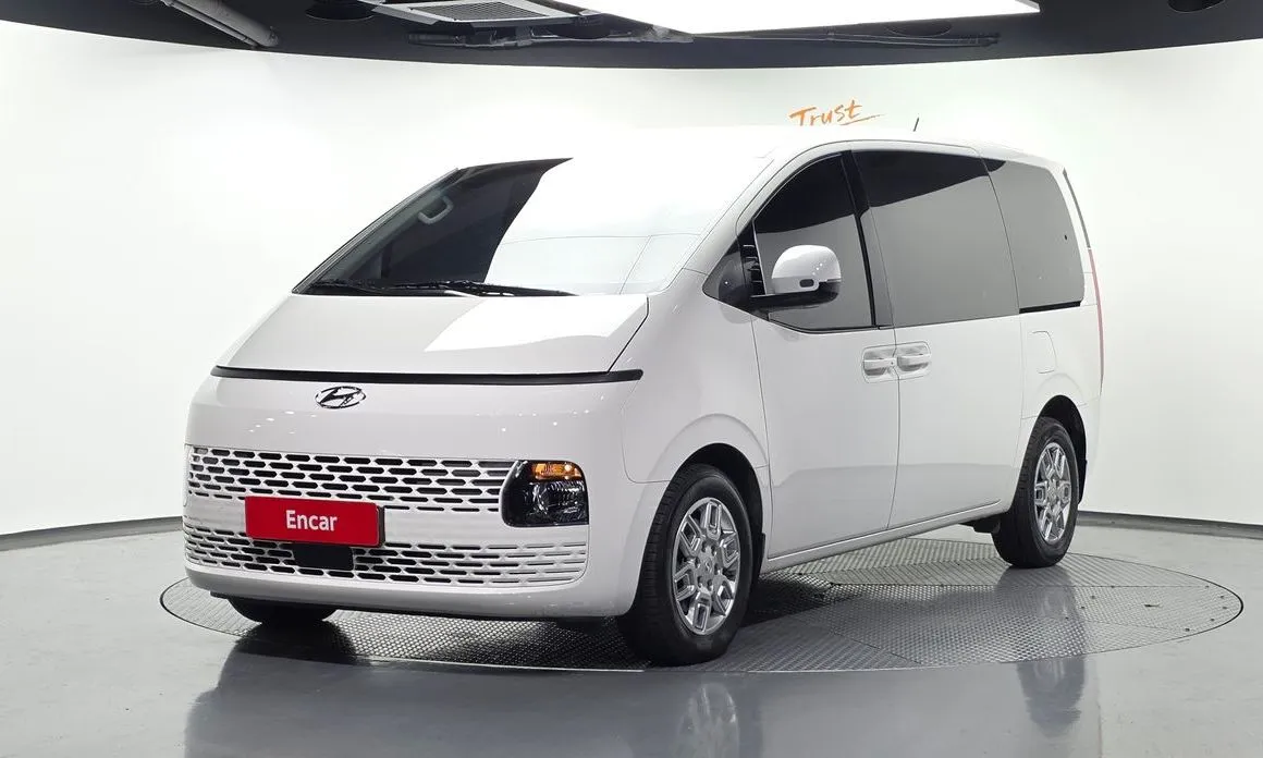 Hyundai Staria — фото 1