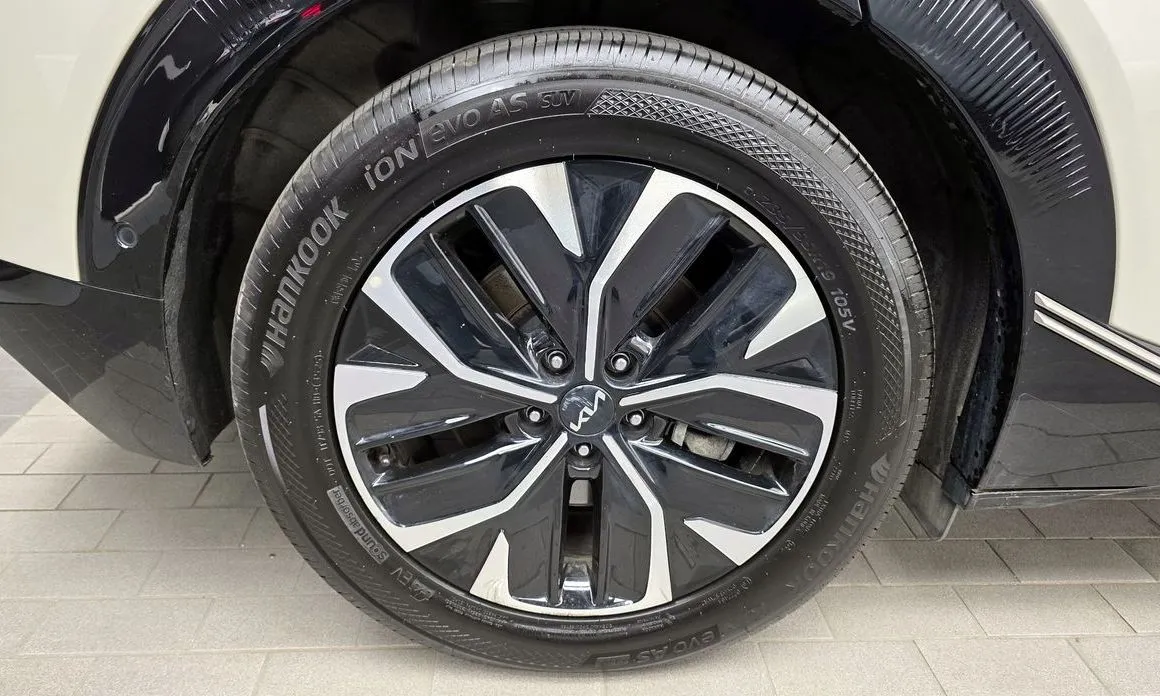 Kia EV6 — фото 10