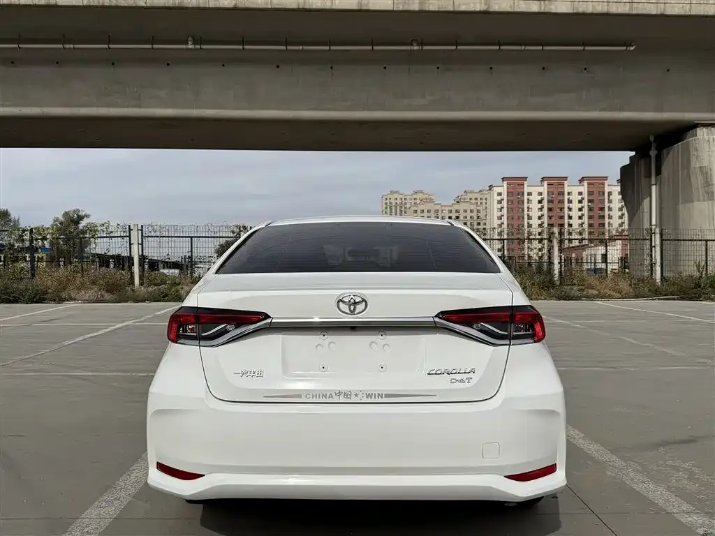 Toyota Corolla — фото 4