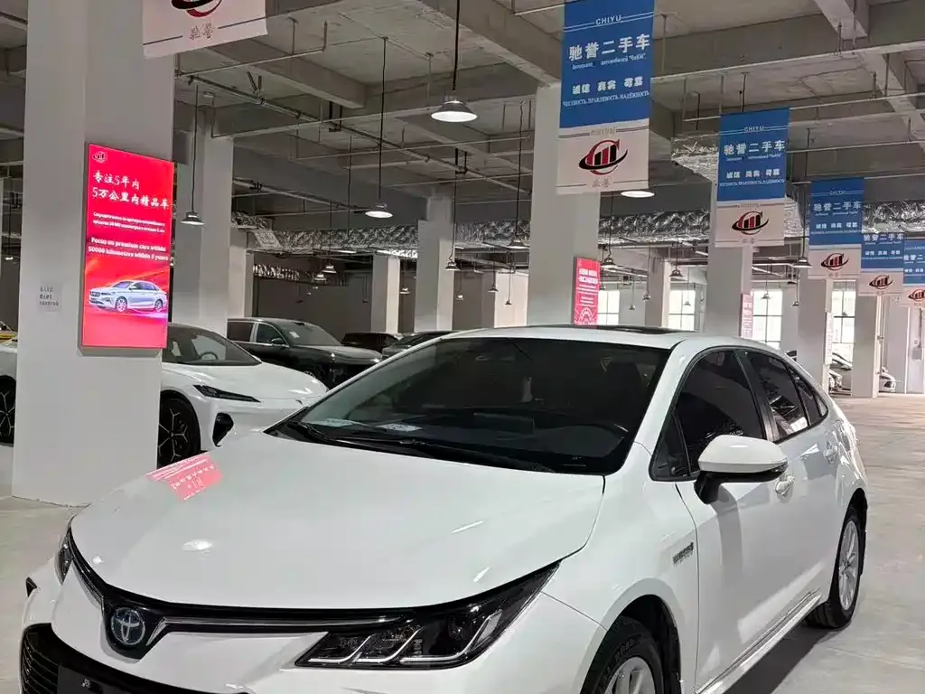 Toyota Corolla — фото 1