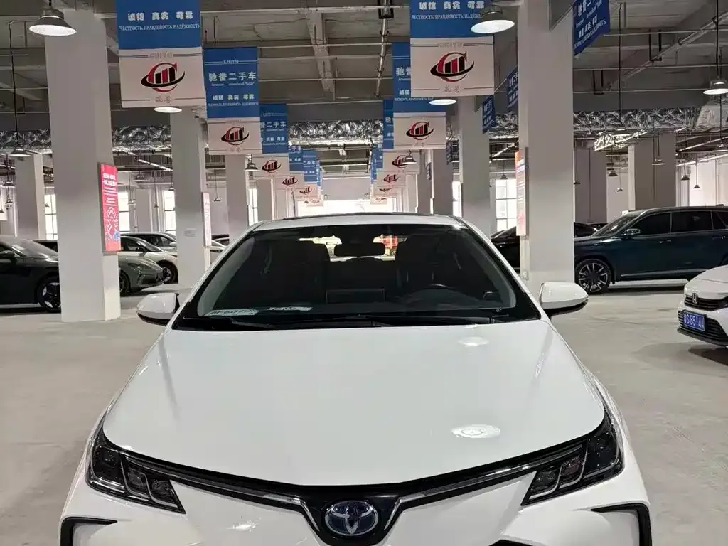 Toyota Corolla — фото 5