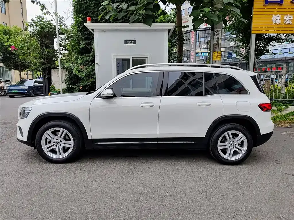 Mercedes-Benz GLB — фото 10