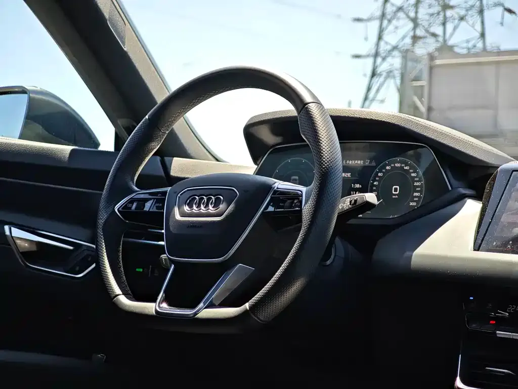 Audi e-tron GT — фото 9
