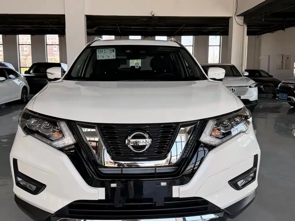 Nissan X-Trail — фото 1