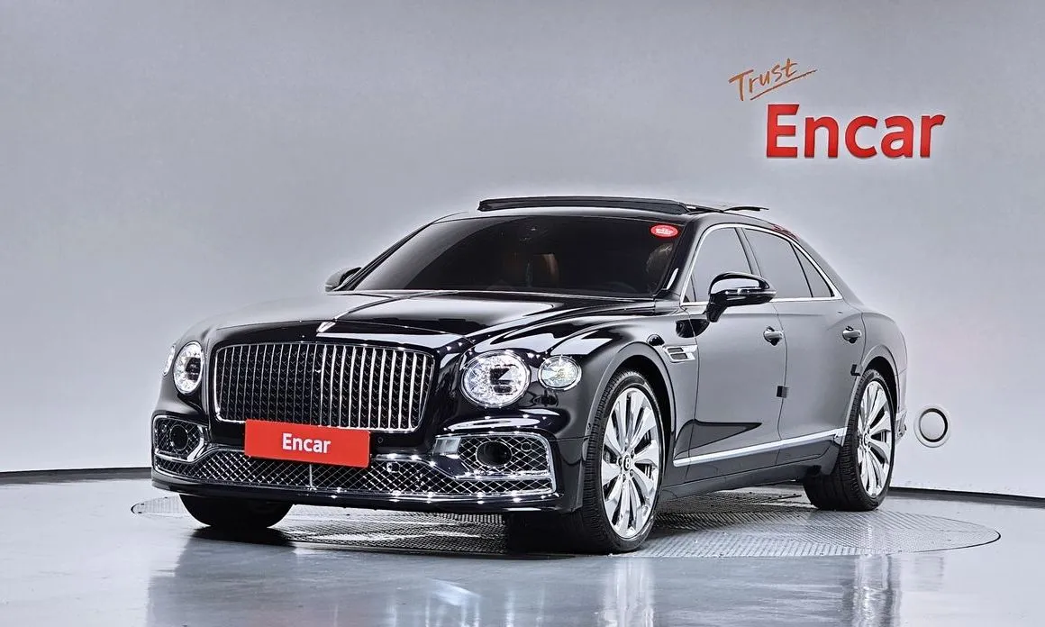 Bentley Flying Spur — фото 1