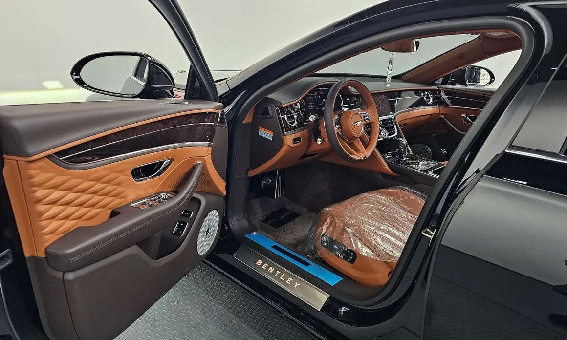 Bentley Flying Spur — фото 4