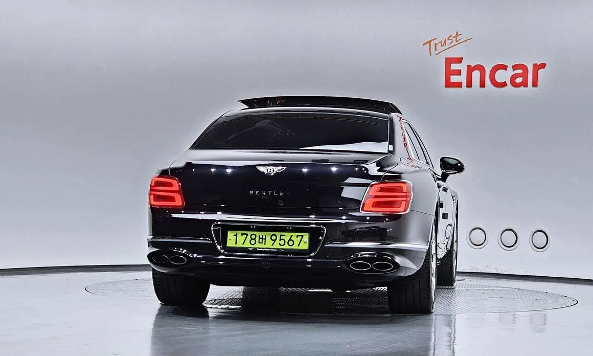 Bentley Flying Spur — фото 3