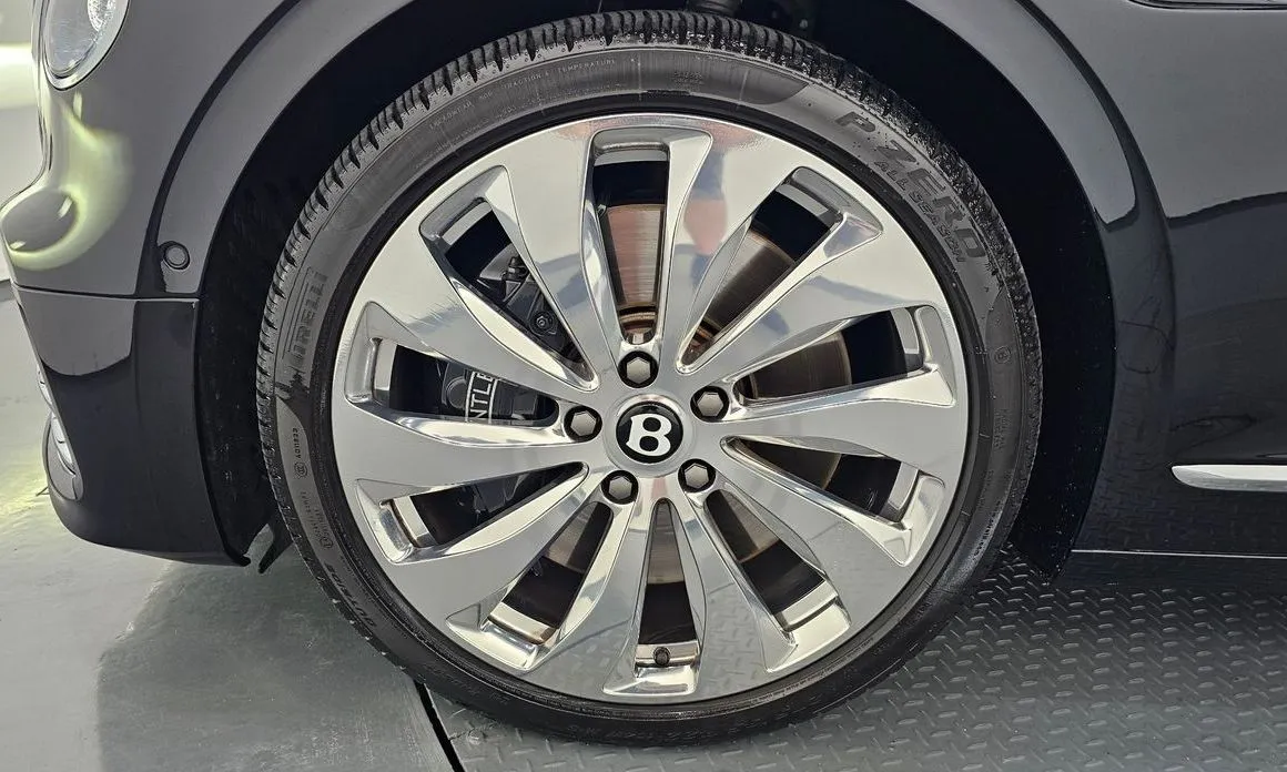 Bentley Flying Spur — фото 8