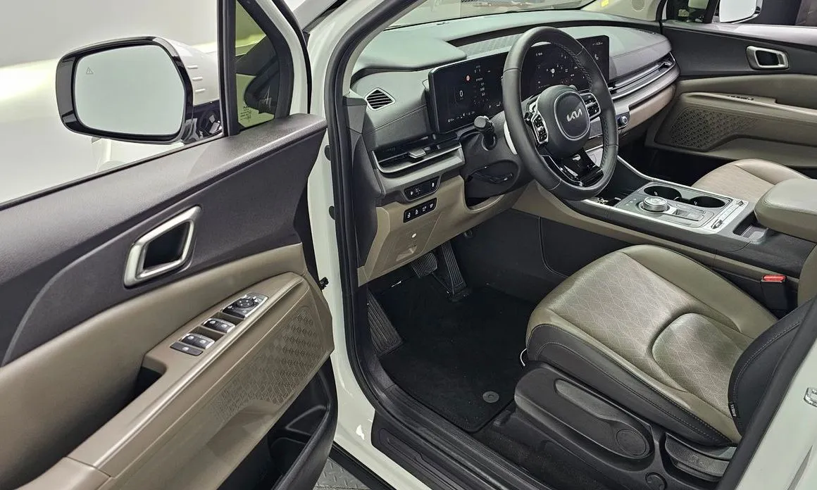 Kia Carnival — фото 10