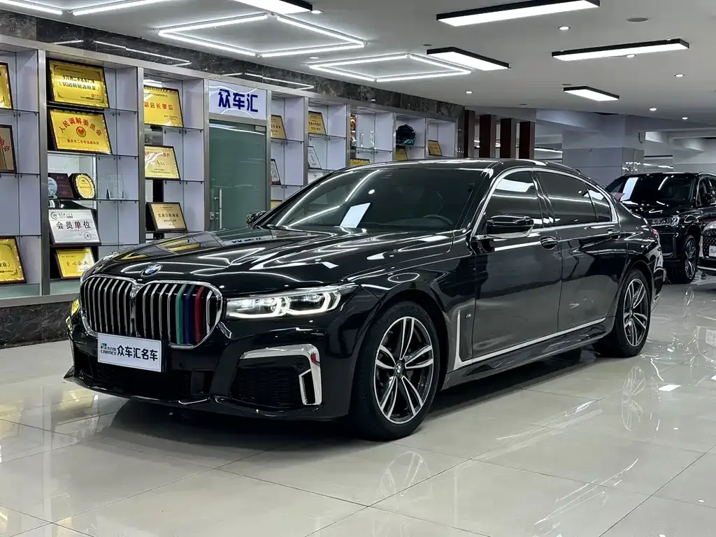 BMW 7 Series — фото 1