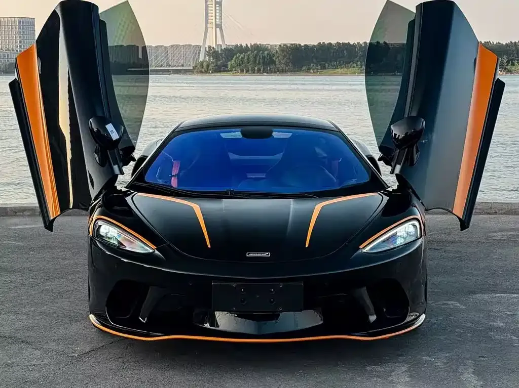 McLaren GT — фото 1